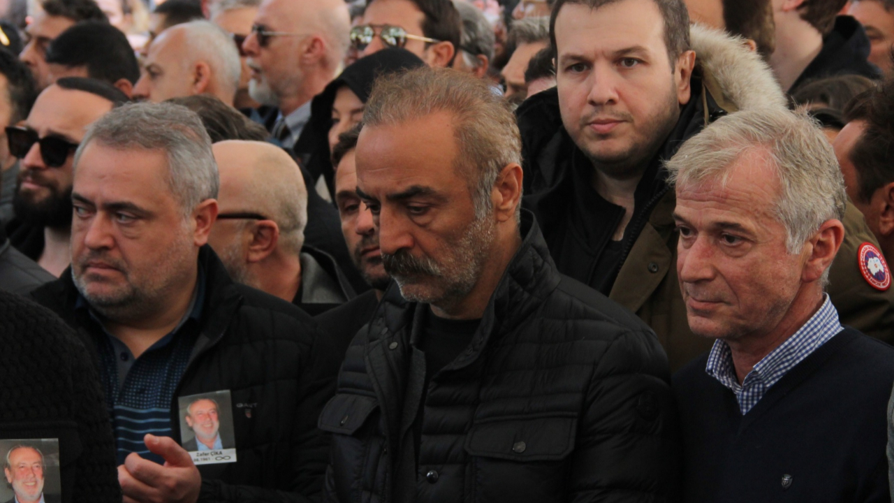 Yılmaz Erdoğan Zafer Çika'yı unutmadı!