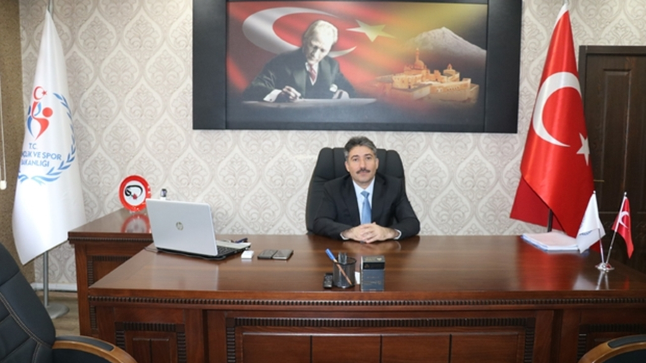 Ağrı'da Cihan Demir’den başarılı sporcuya altın ödülü