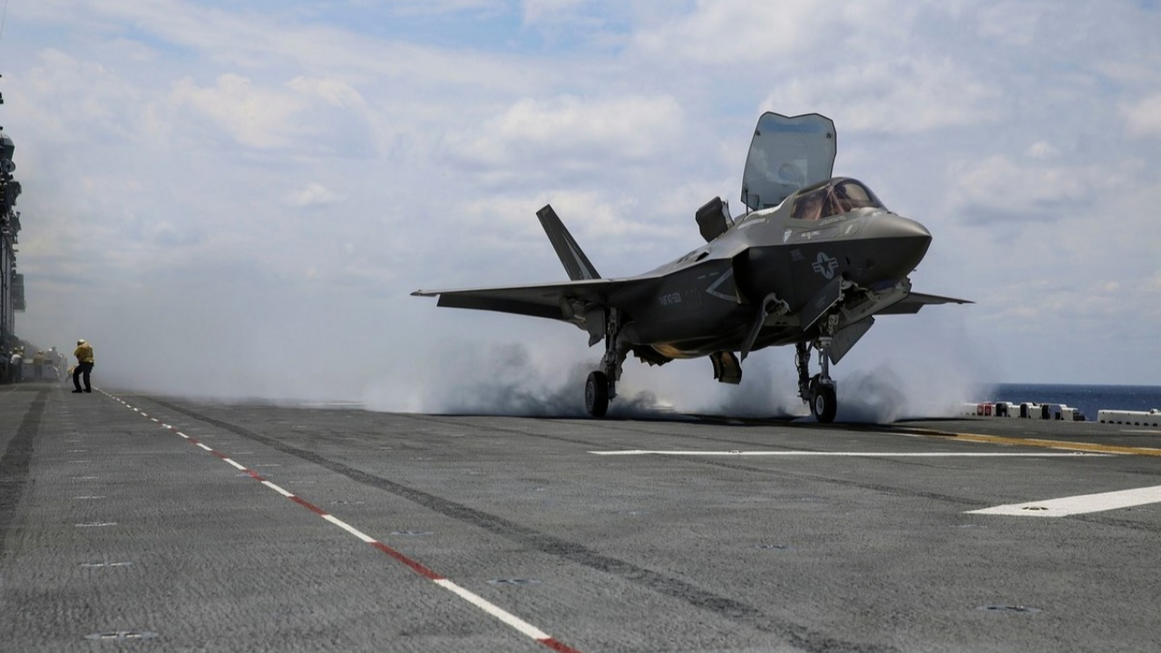 Japon F-35A savaş uçağı radardan kayboldu!