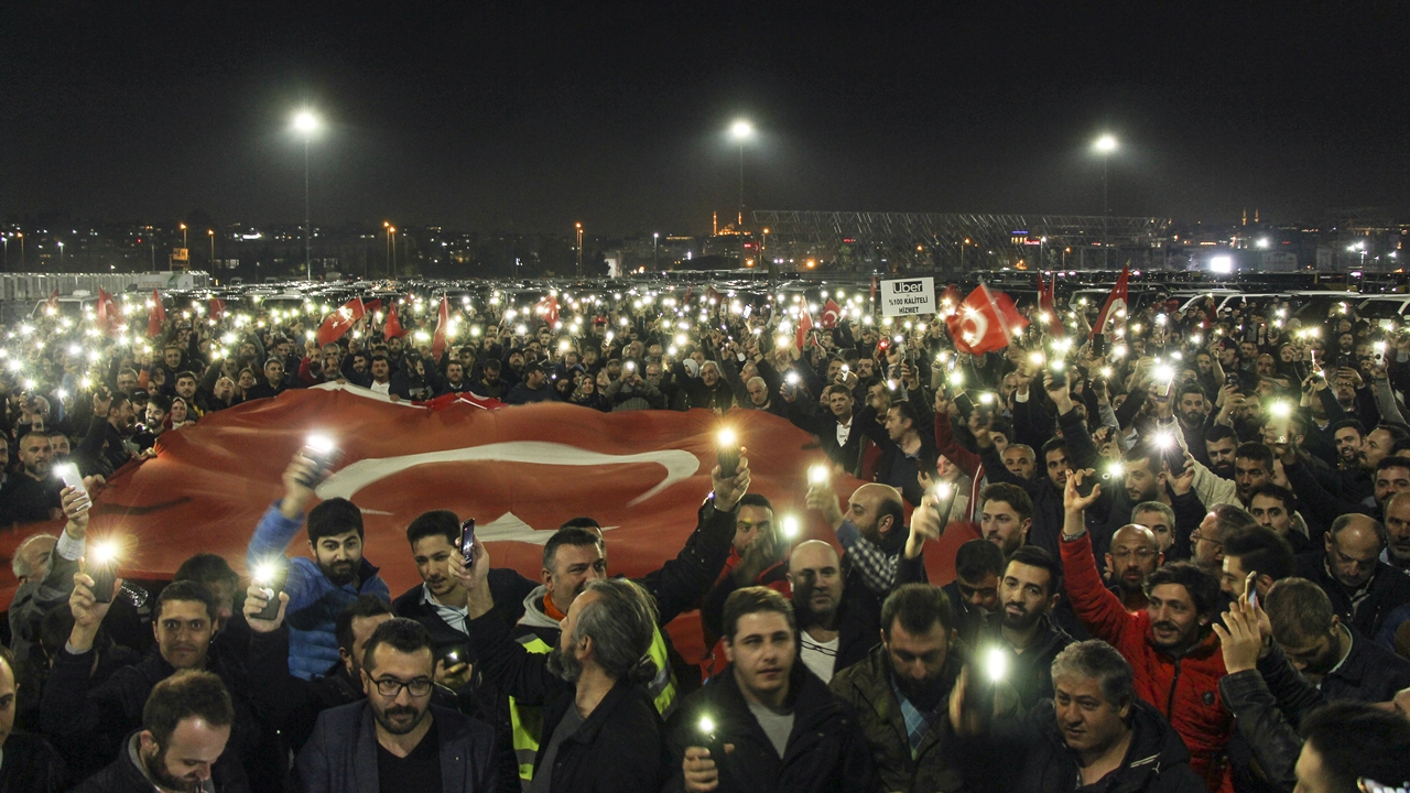 İstanbul'da UBER sürücülerinden eylem...
