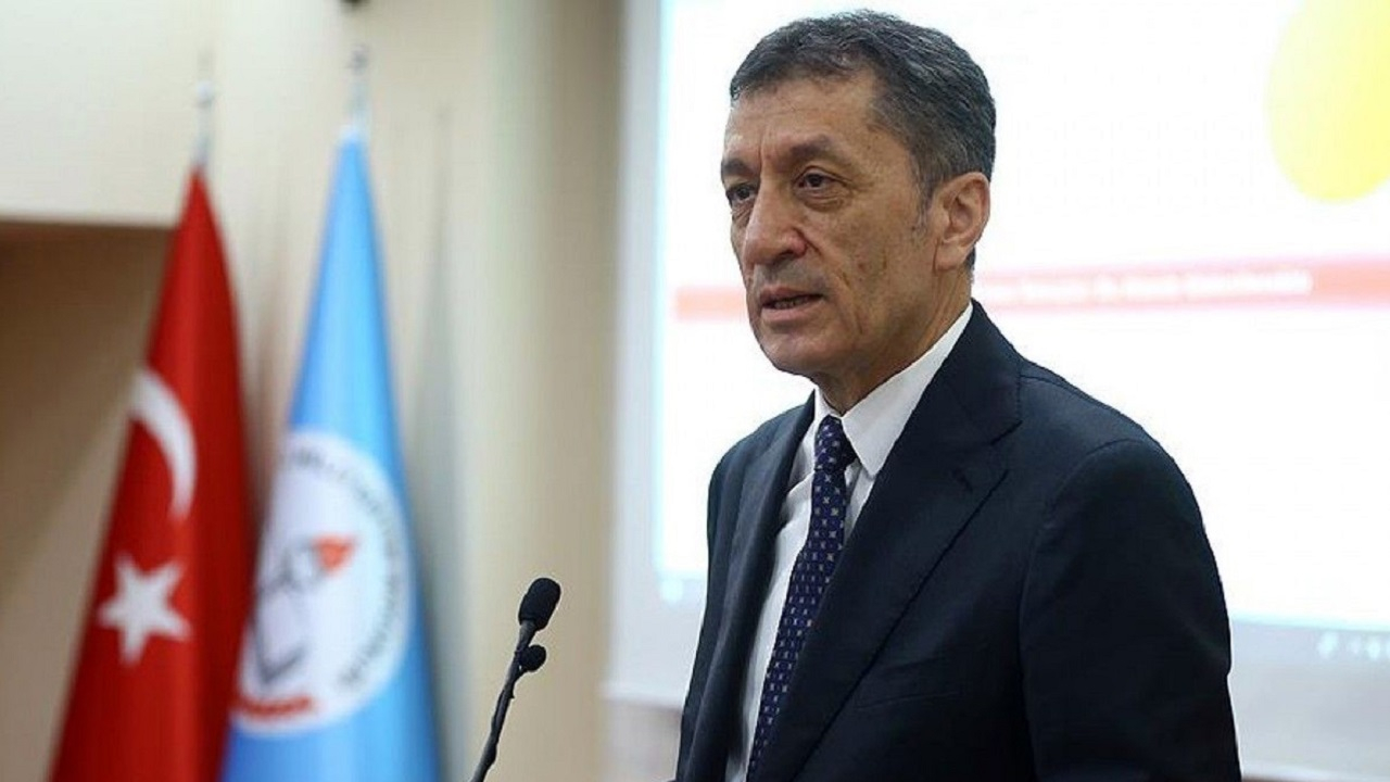 Bakan Selçuk'tan "Mavi Balina" ve "Momo" mesajı!