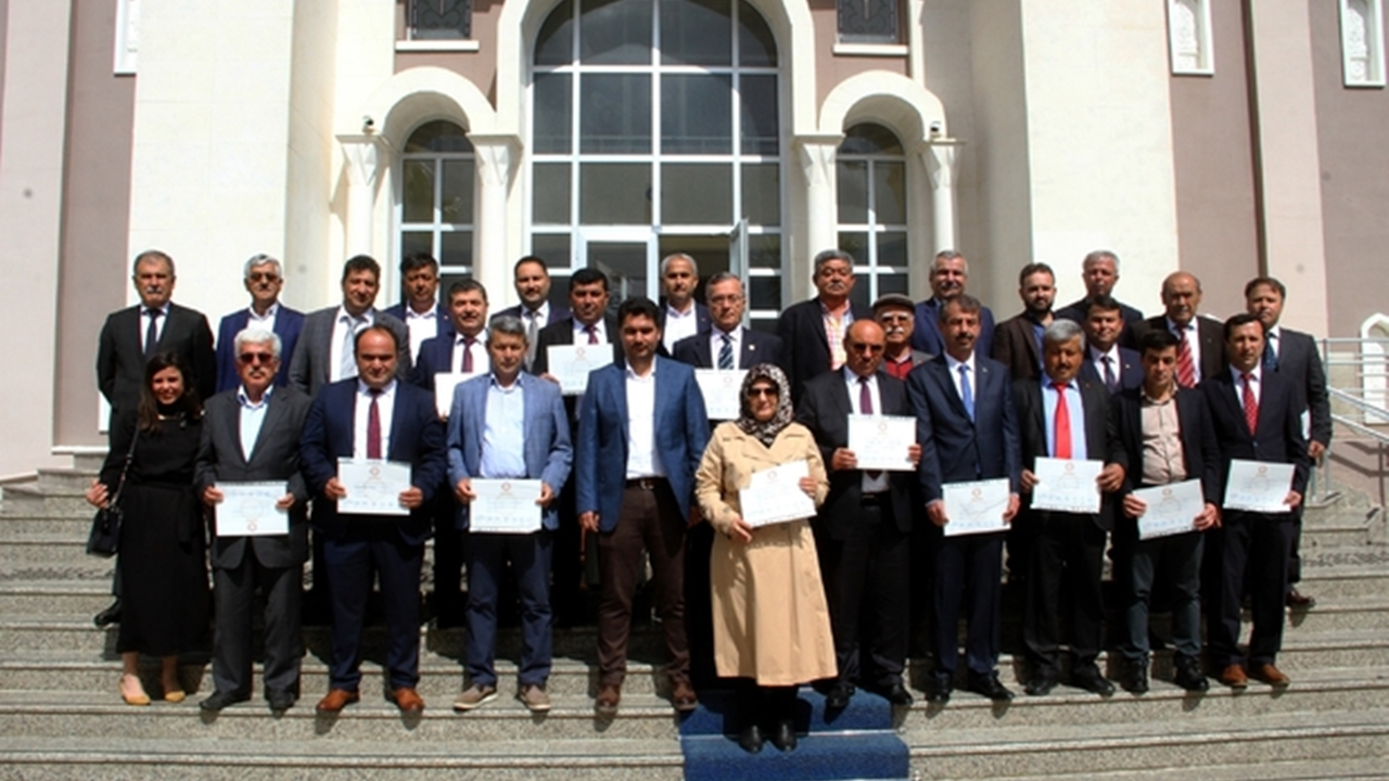 Muğla'da Başkan Yakup Otgöz 2. dönem için mazbatasını aldı