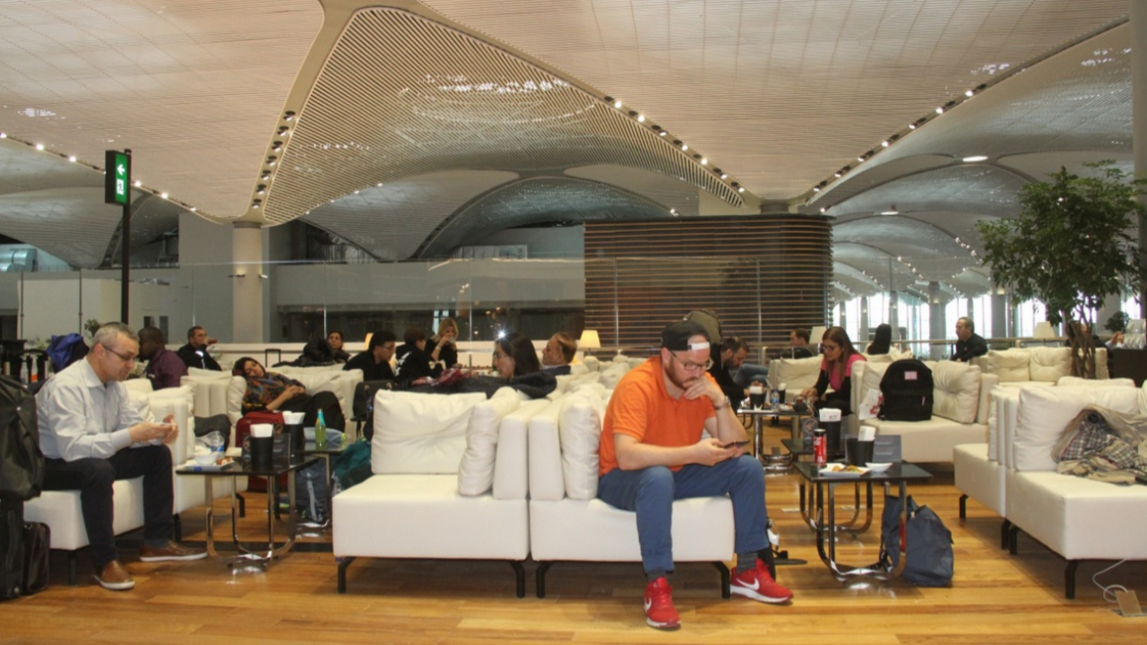Türk Hava Yolları'ndan 5 yıldızlı otel konforunda yolcu salonu!