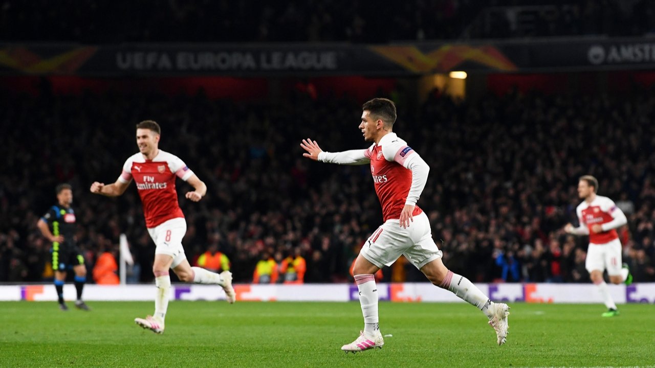 Arsenal tura göz kırptı...