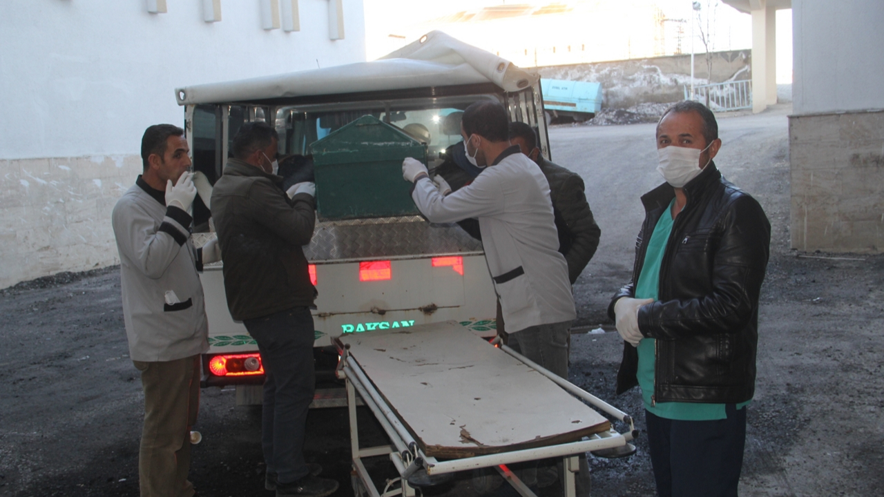 Van - İran sınırında 6 ceset bulundu...