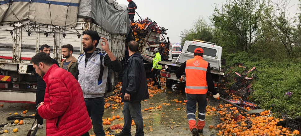 TEM'de zincirleme kaza! İstanbul yönü ulaşıma kapandı...