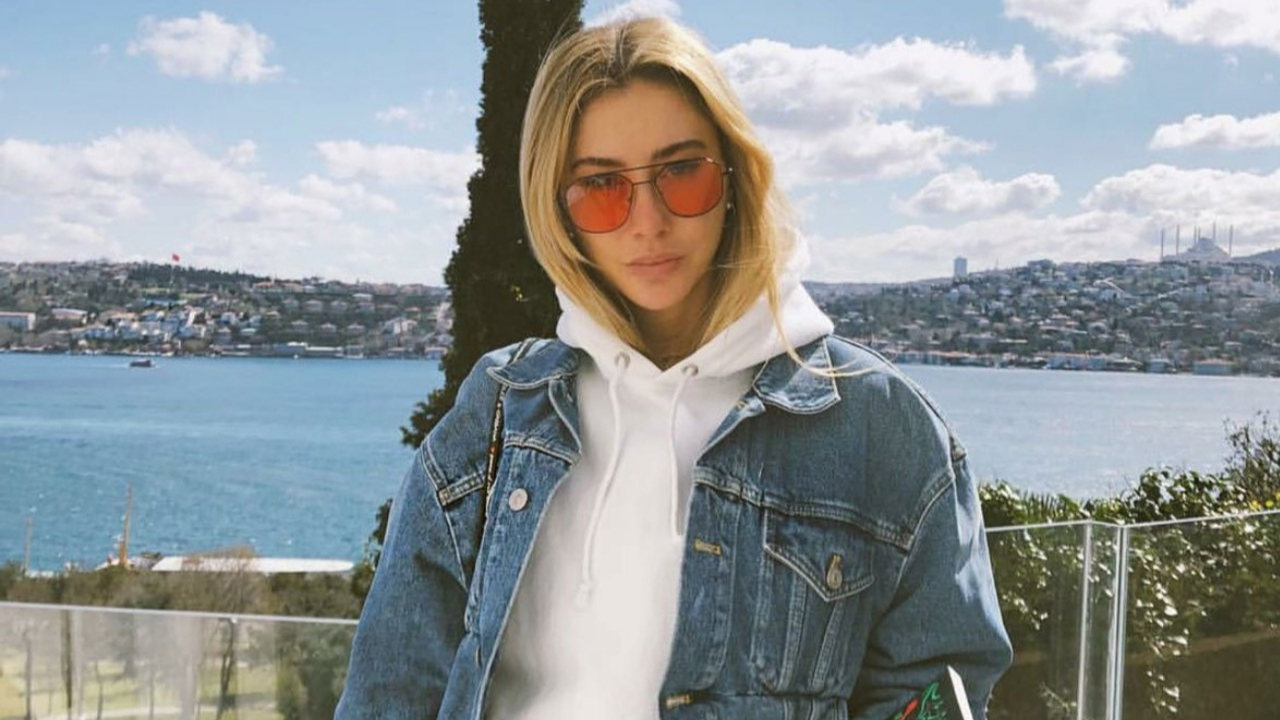 Şeyma Subaşı o harfi boynuna yazdırdı!