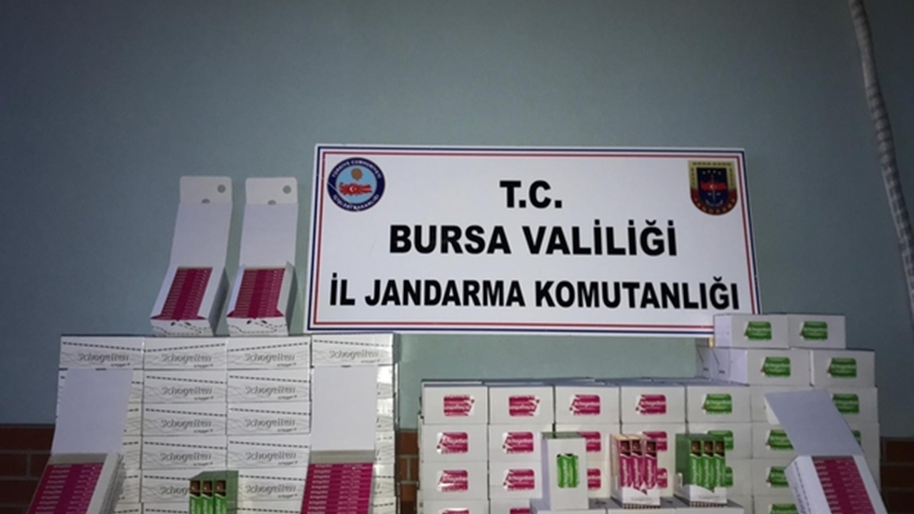 Bursa'da 'kaçak çikolata' baskını: 2 gözaltı