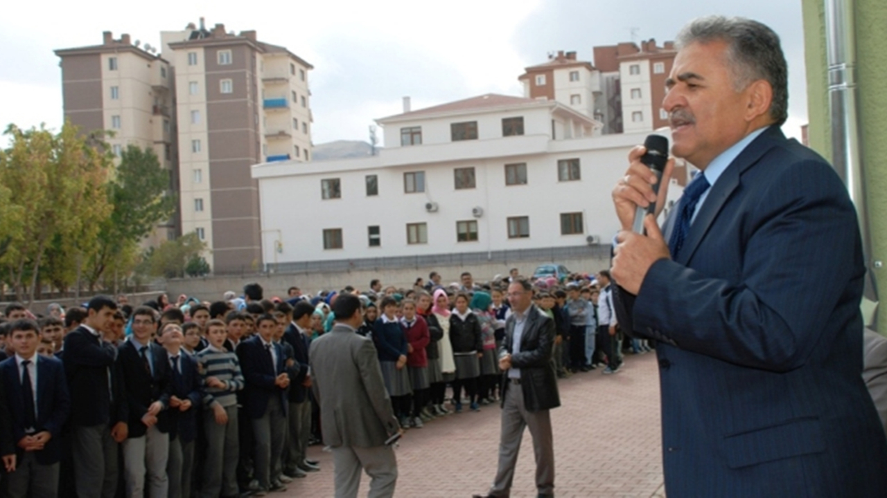 Kayseri'de Başkan Memduh Büyükkılıç öğrencilerle buluştu