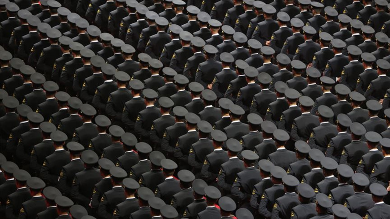 TSK'dan bin 412 personel ihraç edildi!