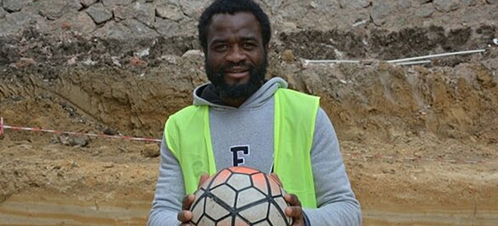 Futbol linsansı alamayınca inşaat işçisi oldu!