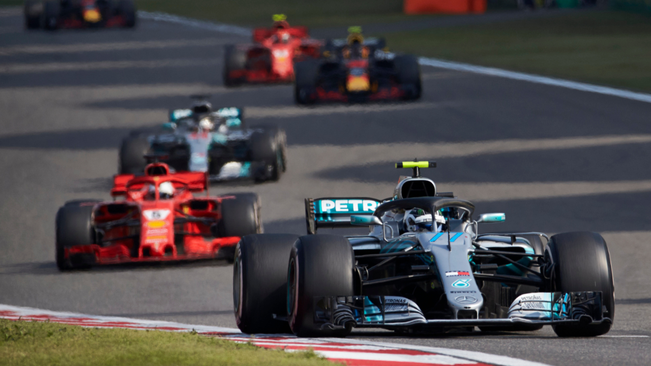 Çin'de pole pozisyonu Bottas'ın!