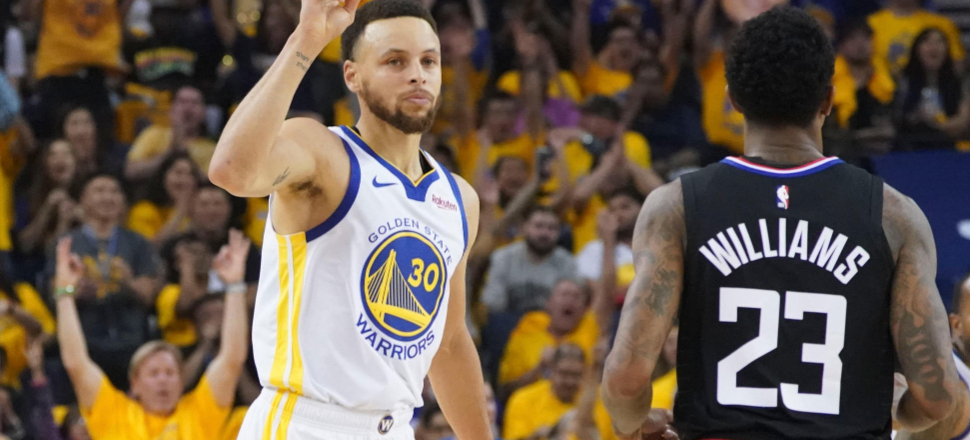 Stephen Curry açılışı rekorla yaptı!