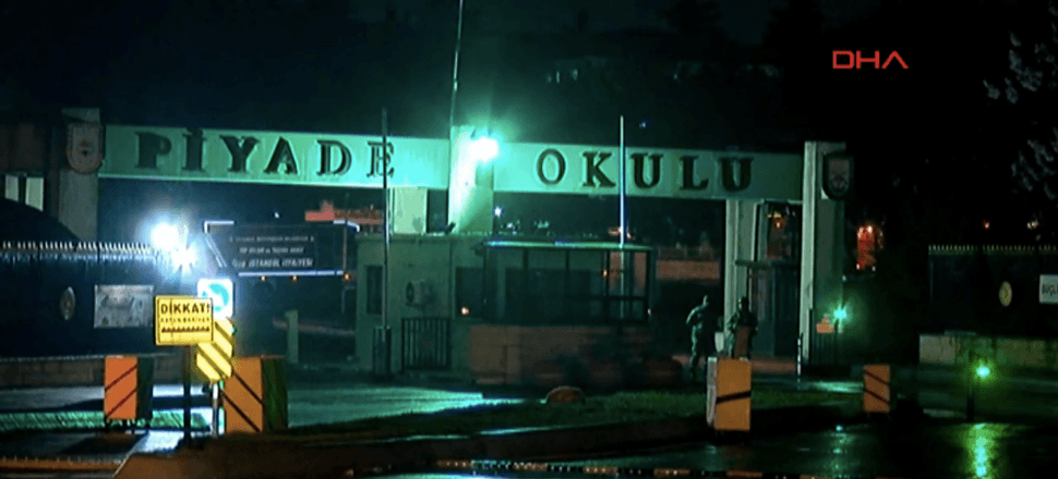 Tuzla Piyade Okulu'nda yangın paniği!