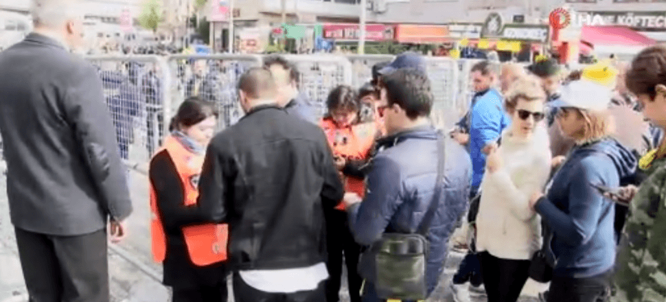 Taraftarlar derbi için yerlerini alıyor!