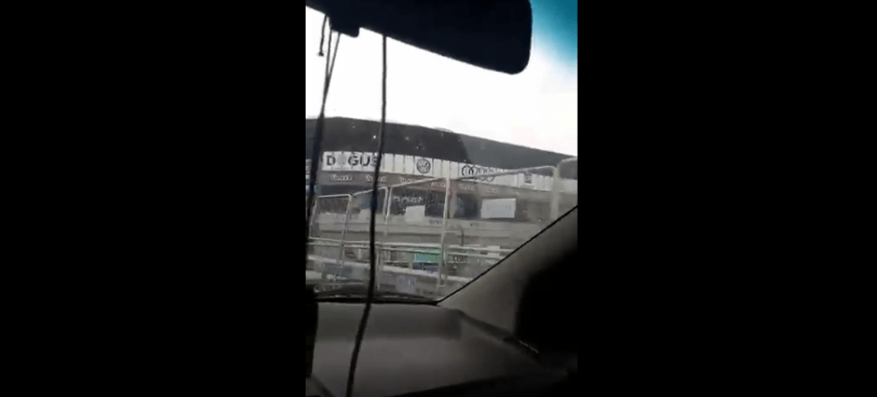 Galatasaraylı taraftar salavat çekerek Saraçoğlu'nu turladı!