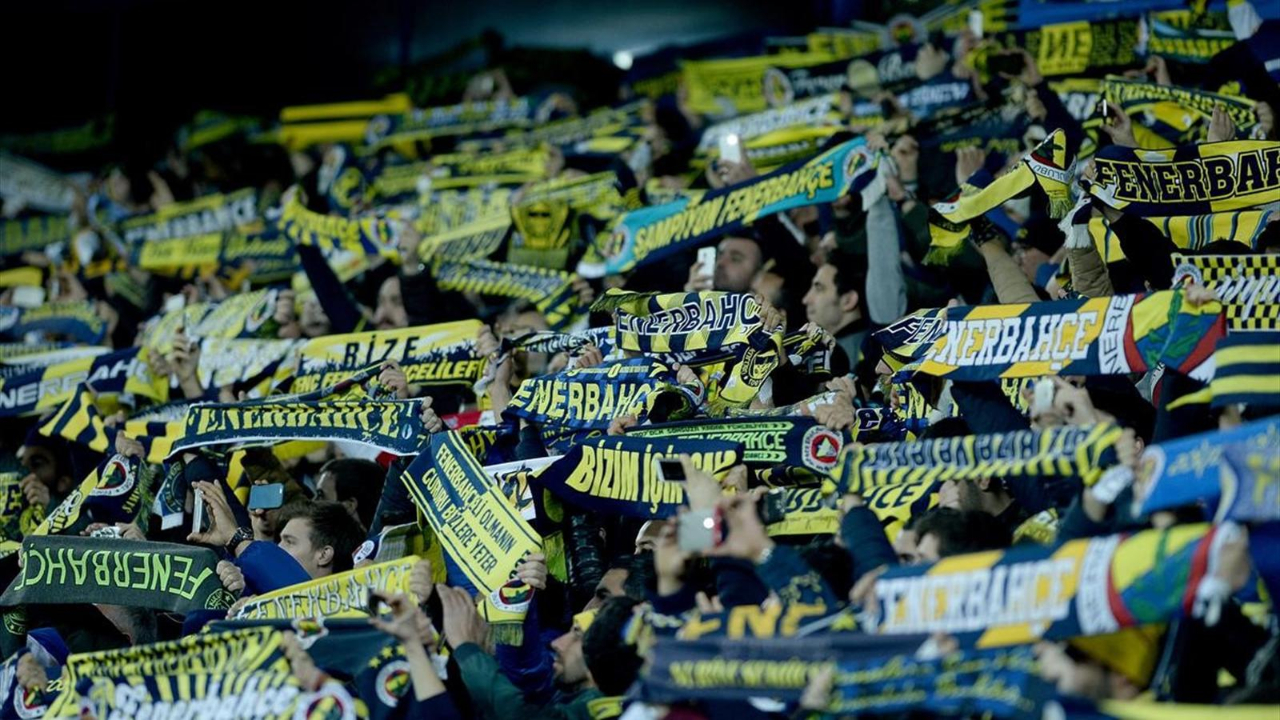 Fenerbahçe taraftarı derbiye hazırlanıyor!
