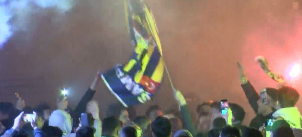 Berabere biten maç sonrası Kadıköy'de kutlama!