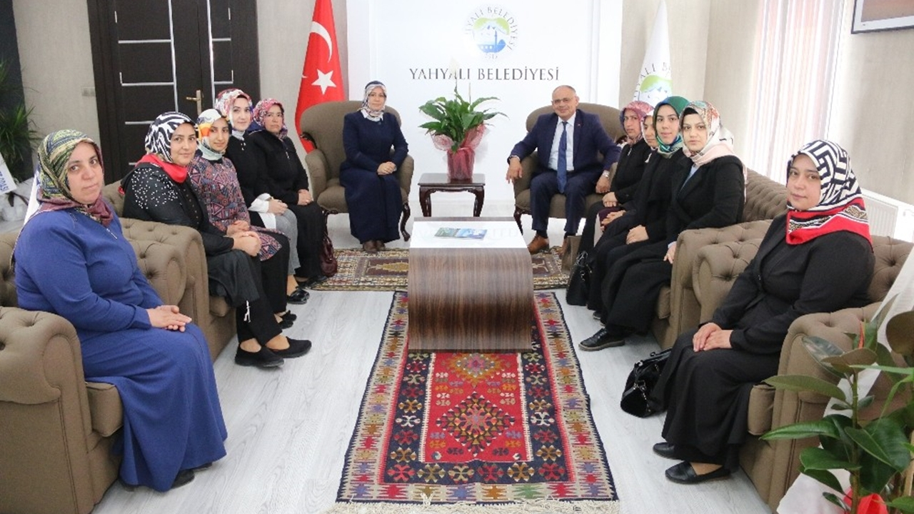 Kayseri'de AK Parti'den Başkan Esat Öztürk’e Ziyaret