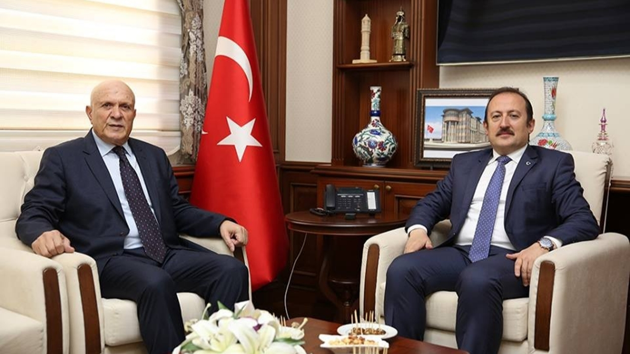 Bayburt'ta Başkan Hükmü Pekmezci, Vali Pehlivan’ı ziyaret etti
