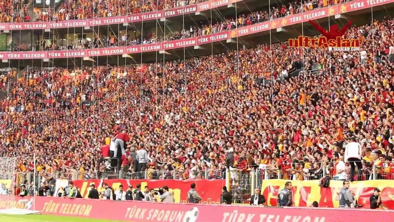 ultrAslan Fenerbahçe'yi arşivden vurdu...