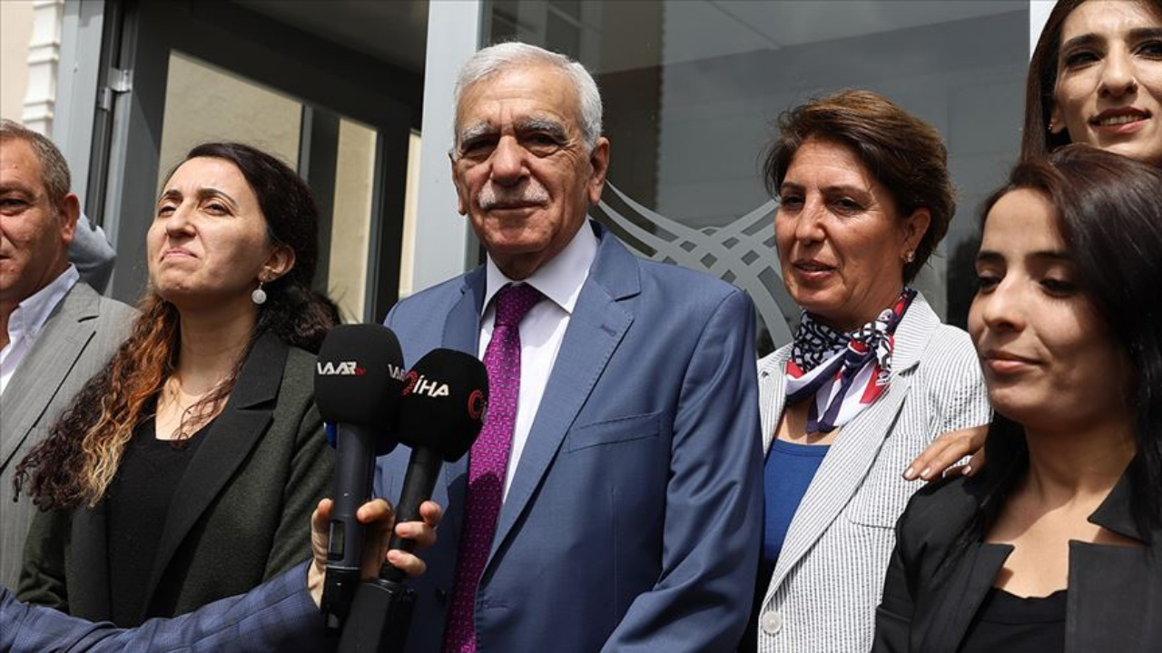 HDP'li Ahmet Türk mazbatasını aldı!
