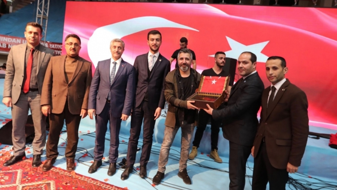 Gaziantep'te Başkan Mehmet Tahmazoğlu şehitleri andı