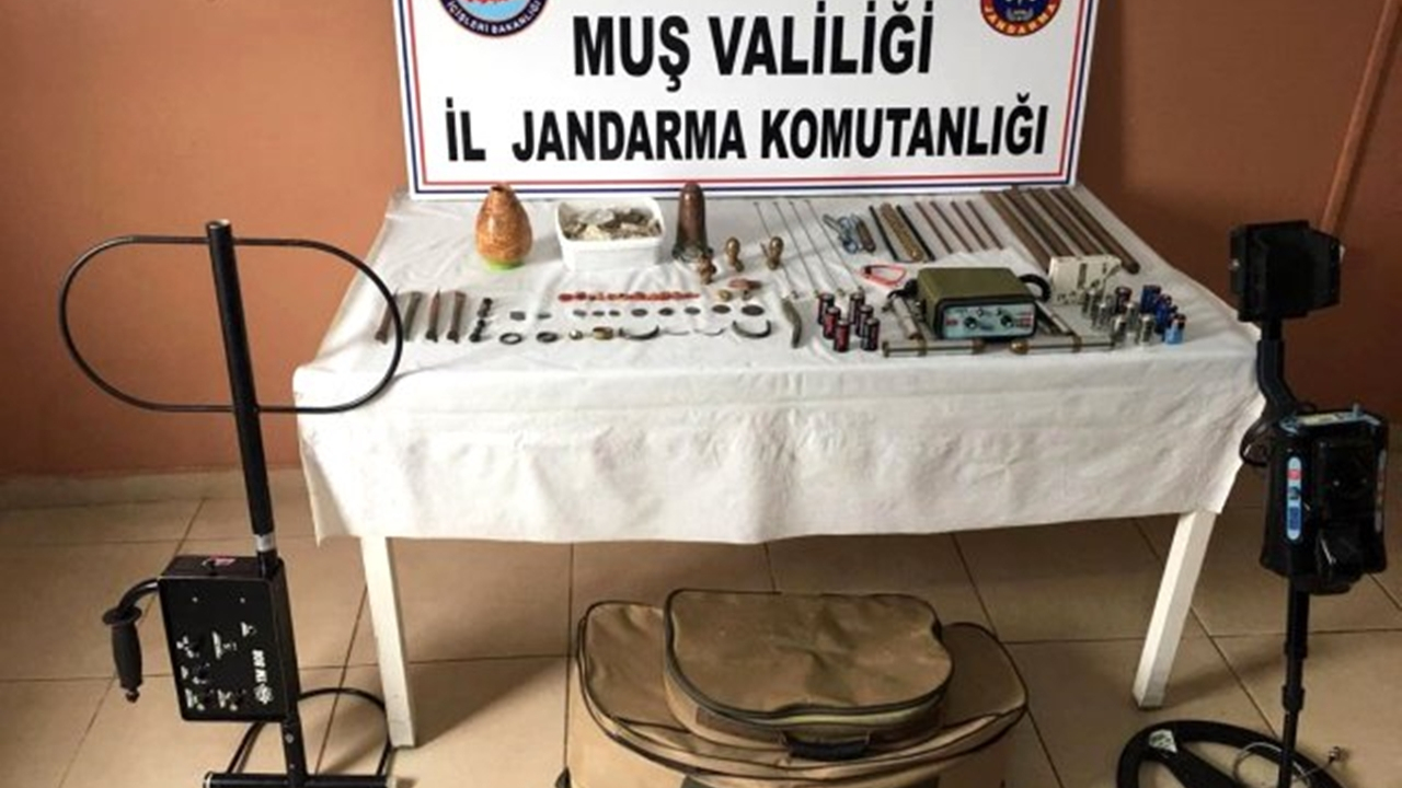 Muş'ta tarihi eser kaçakçılarına baskın