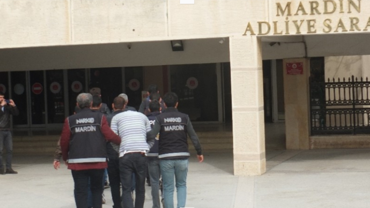 Mardin’de uyuşturucu tacirlerine baskını