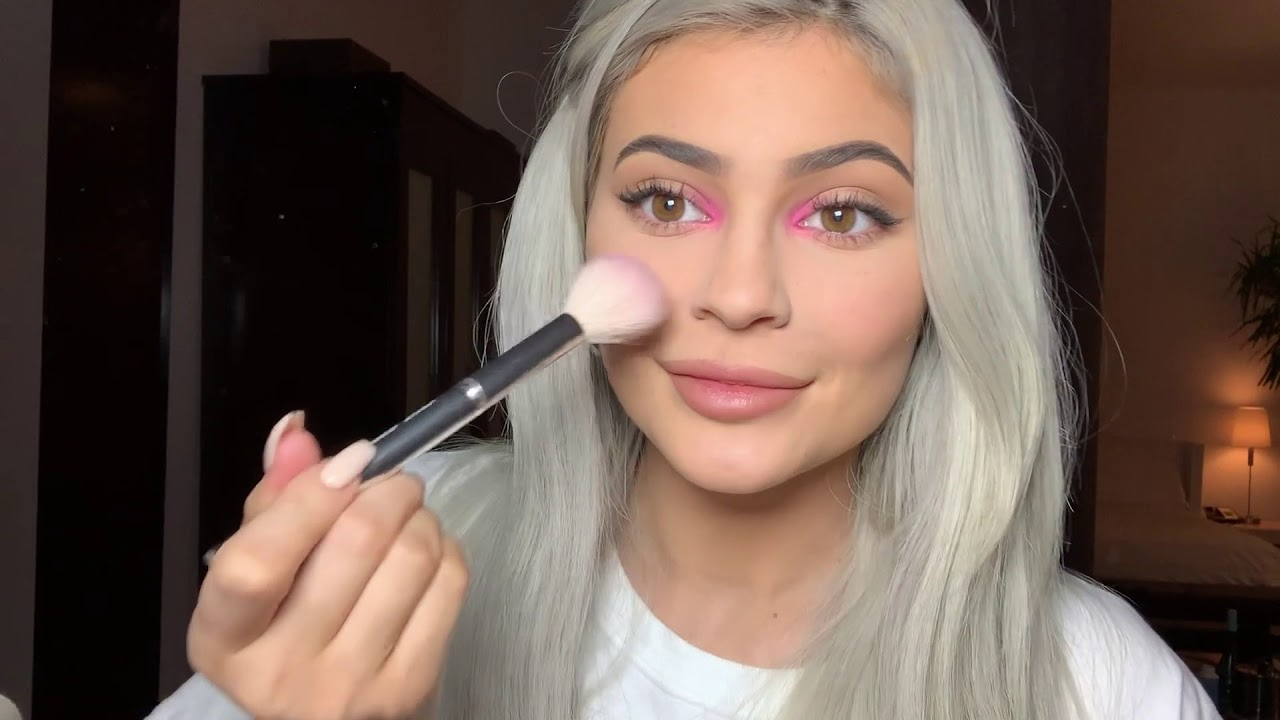 Kylie Jenner'ın yüzü tanınmaz halde!