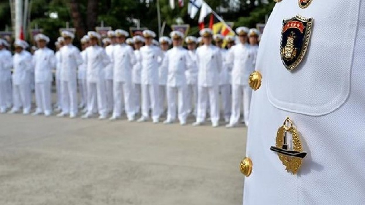 Tamamı aktif görevde 18 denizciye FETÖ operasyonu!
