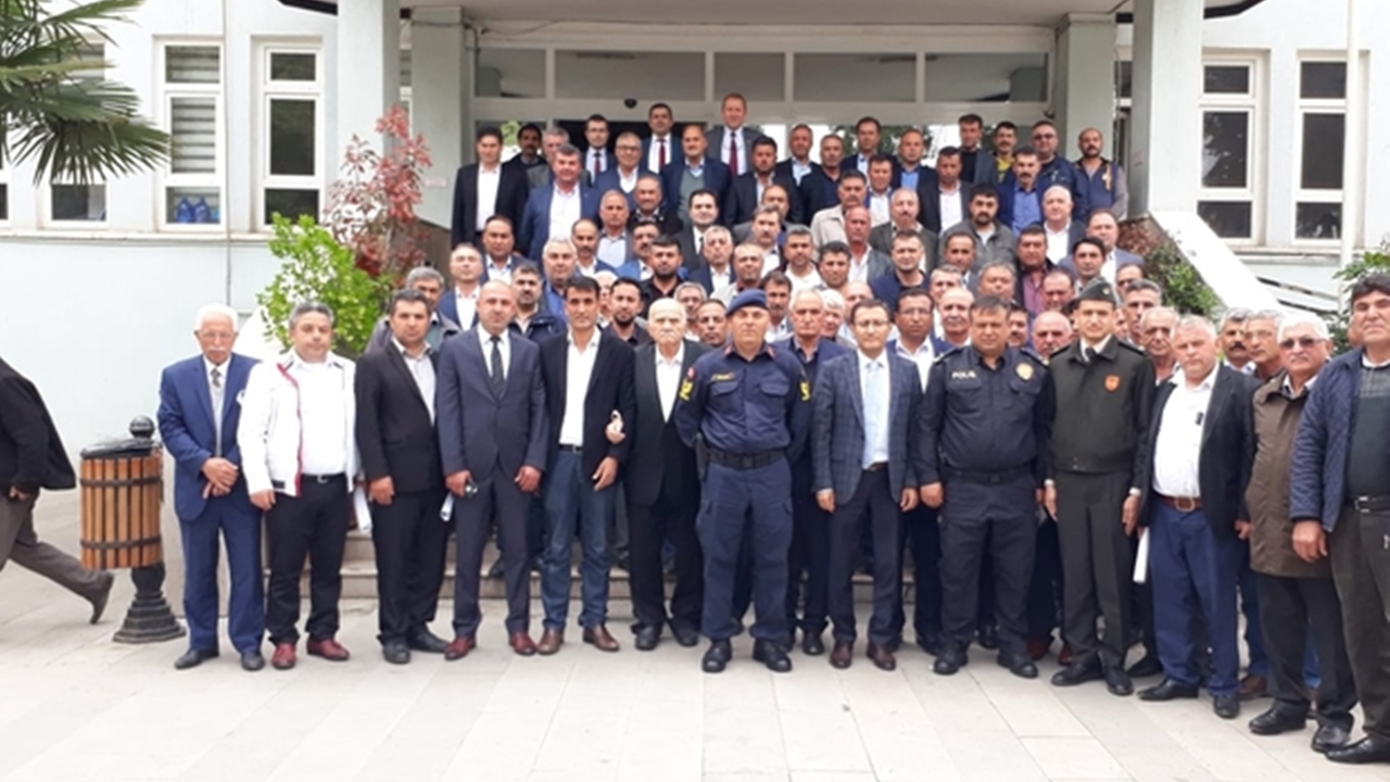 Manisa'da Kaymakam Abdullah Uçgun muhtarlarla buluştu