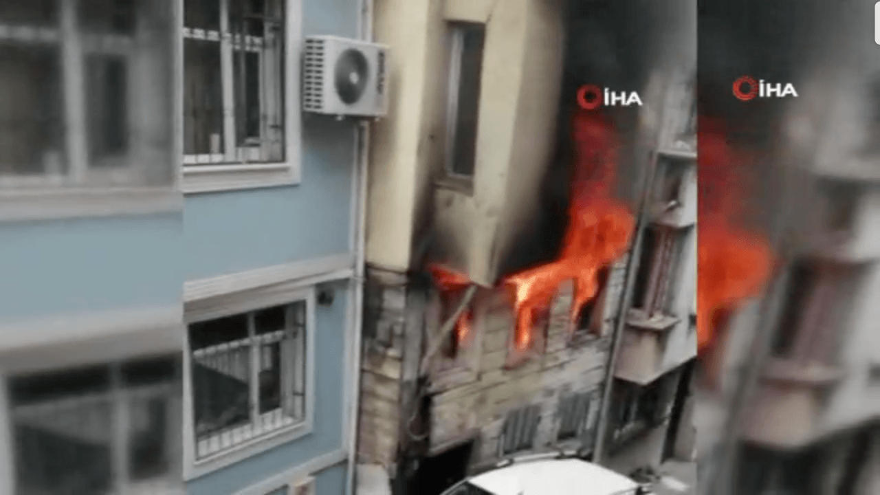 Çöken binanın altında kalmaktan son anda kurtuldu!