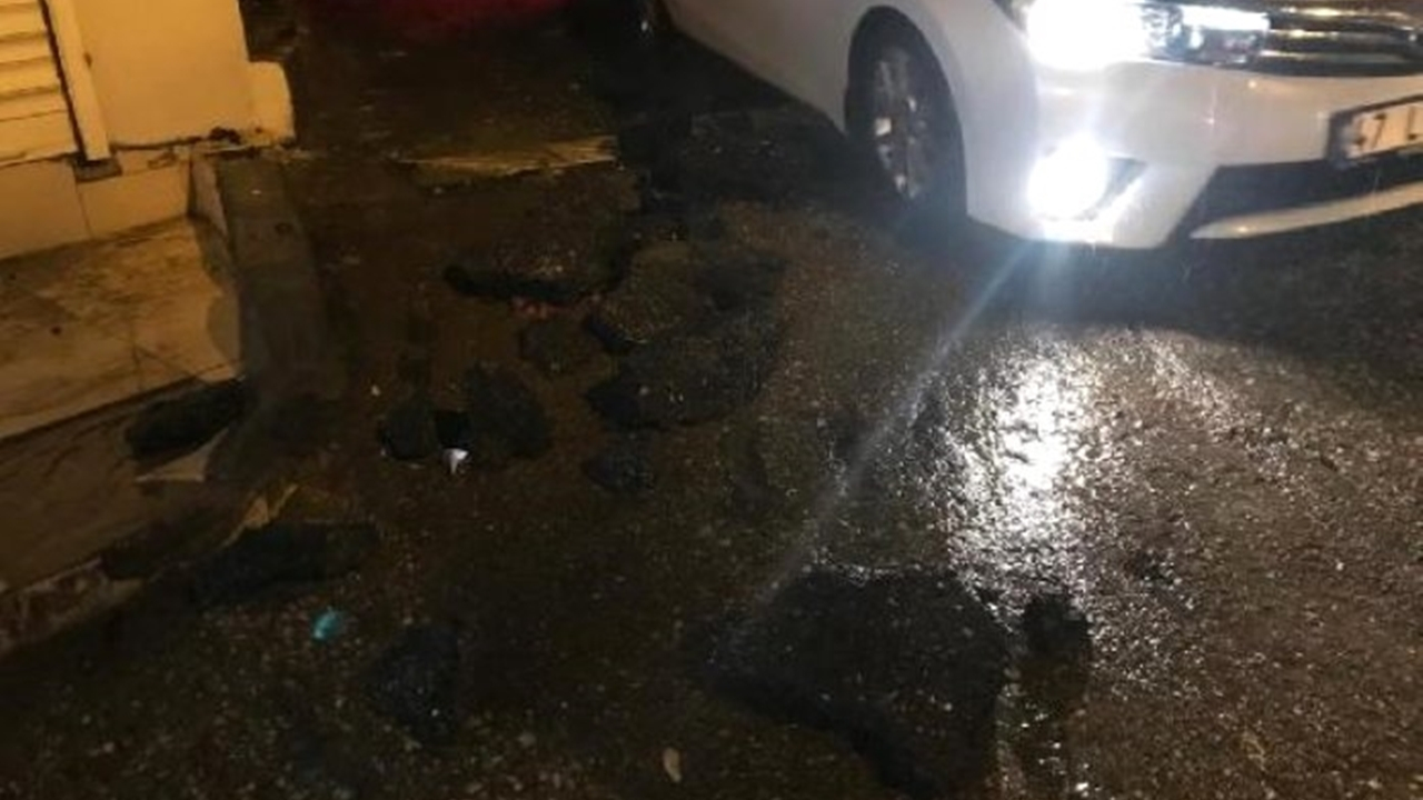 Mardin Derik'te yağışlar sebebiyle yollar göle döndü