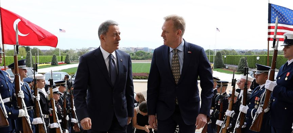 Bakan Akar'dan ABD'de kritik temas...