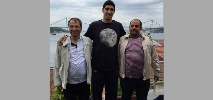 Enes Kanter’in ihanet fotoğrafı FETÖ’nün diş doktorunu ele verdi