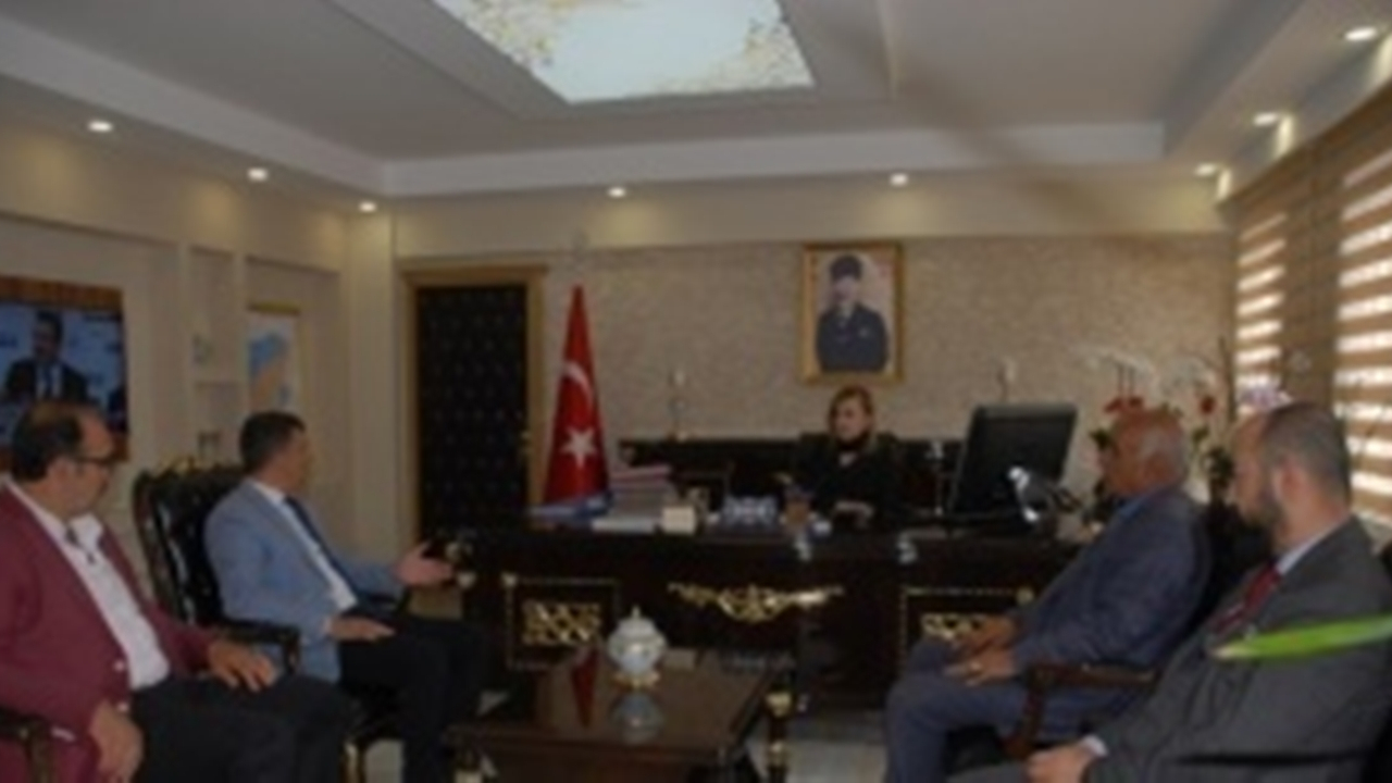 Van'da MHP heyetinden Kaymakam Meral Uçar’a ziyaret
