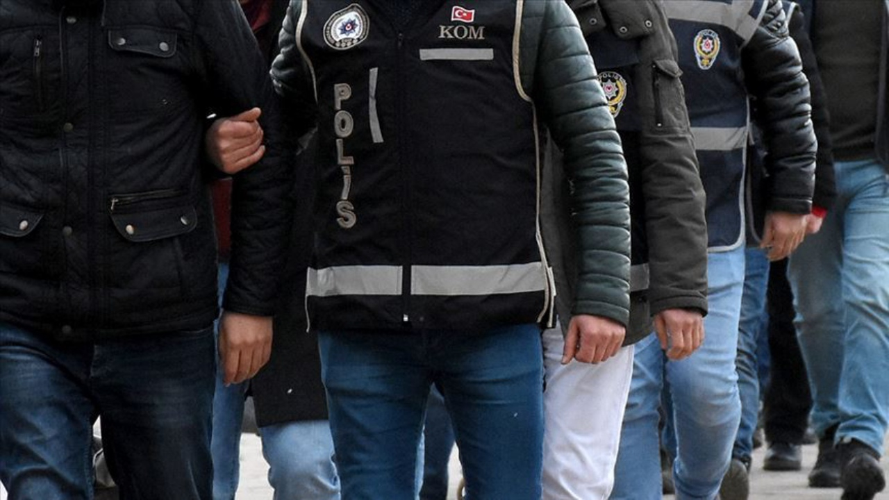 16 eski polise FETÖ operasyonu!