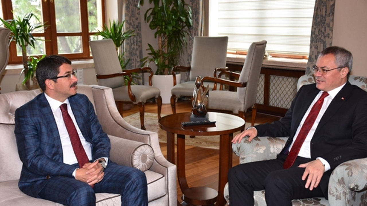 Manisa'da Başkan Ömer Faruk Çelik’e yoğun ziyaret trafiği