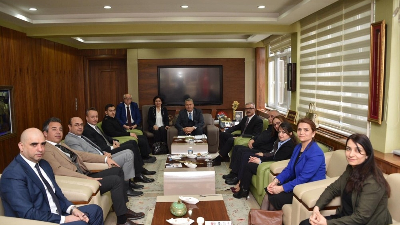 Manisa'da Başkan Mehmet Çerçi’ye tebrik ziyaretleri sürüyor