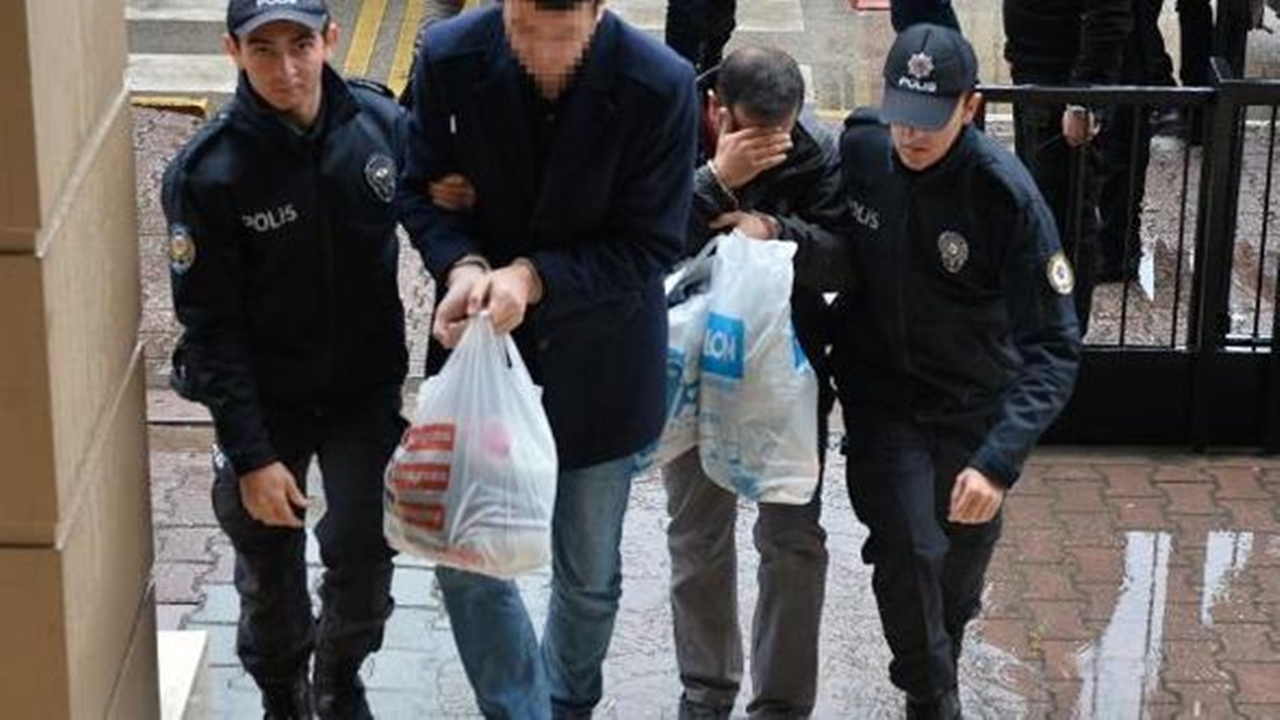 Adana'da merkezli 10 ilde FETÖ baskını