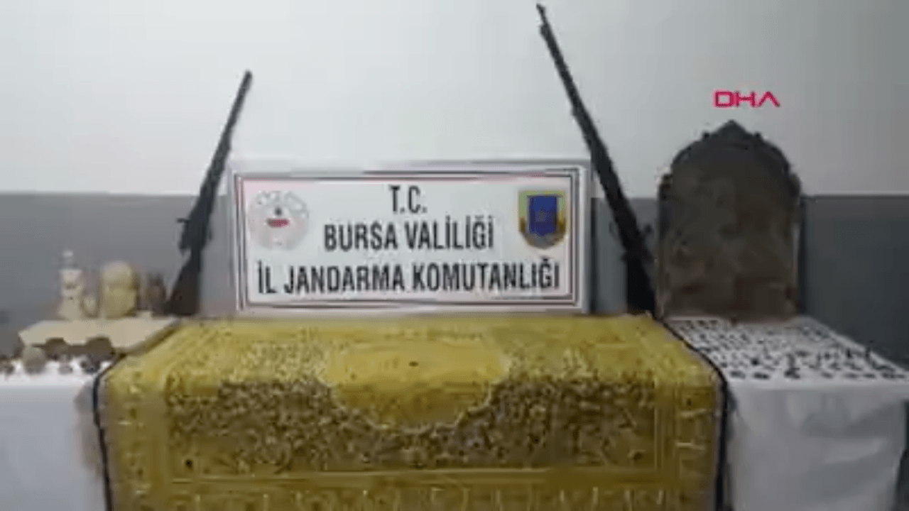 Altın ve yakut işlemeli halıyı satarken suçüstü yakalandılar!