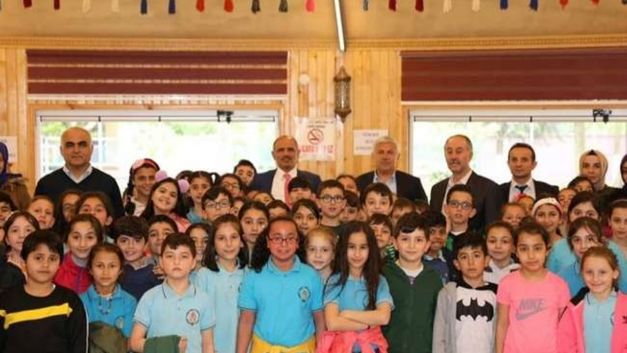 Kocaeli'de Başkan Şener Söğüt öğrencilerle buluştu