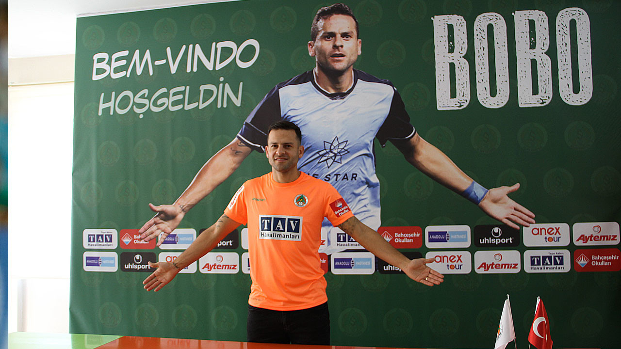 Bobo alacakları için FIFA'ya gitti!