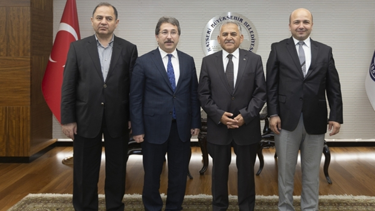 Kayseri'de Başkan Memduh Büyükkılıç’a ziyaretler sürüyor