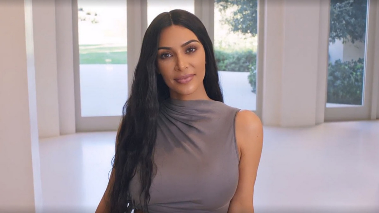 Kim Kardashian'dan yatak odasına ilginç düzenek!