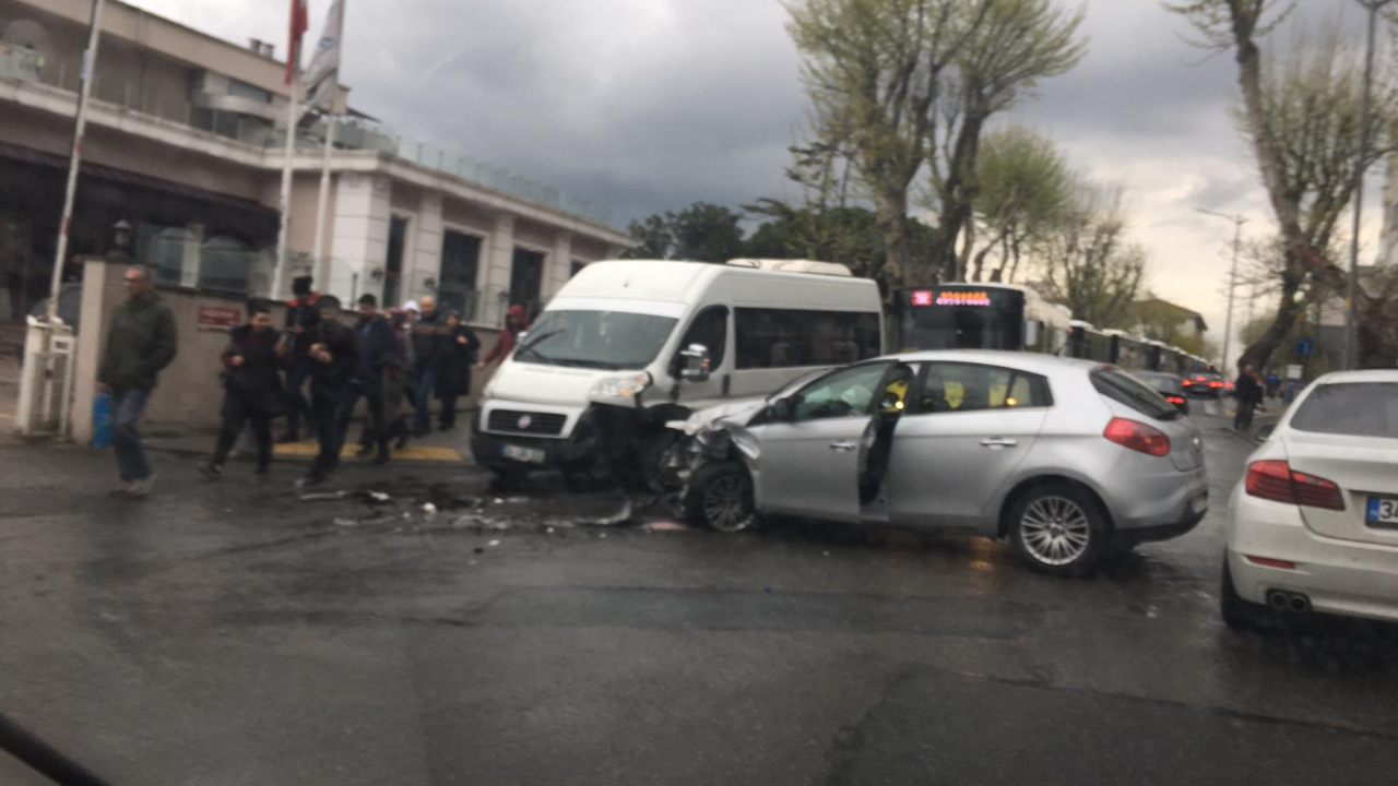 İstanbul trafiğini felç eden kaza!