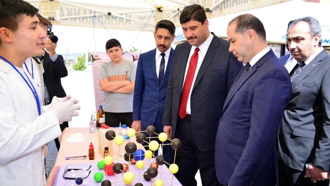 Ankara'da Başkan Serhan Oğuz liseli kaşiflerle buluştu
