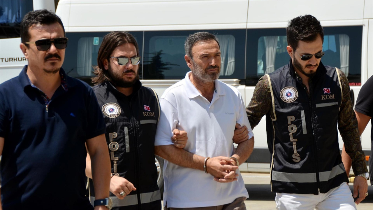 Eski rektöre FETÖ üyeliğinden 6 yıl 3 ay hapis...