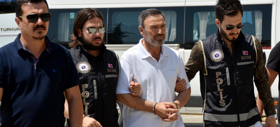 Eski rektöre FETÖ üyeliğinden 6 yıl 3 ay hapis...